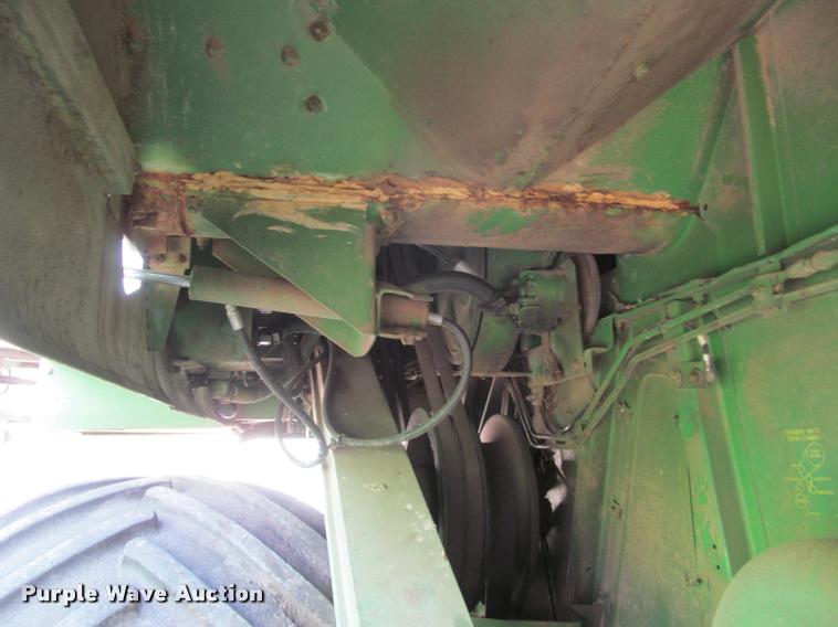 image for item K4962 John Deere 6600 combine