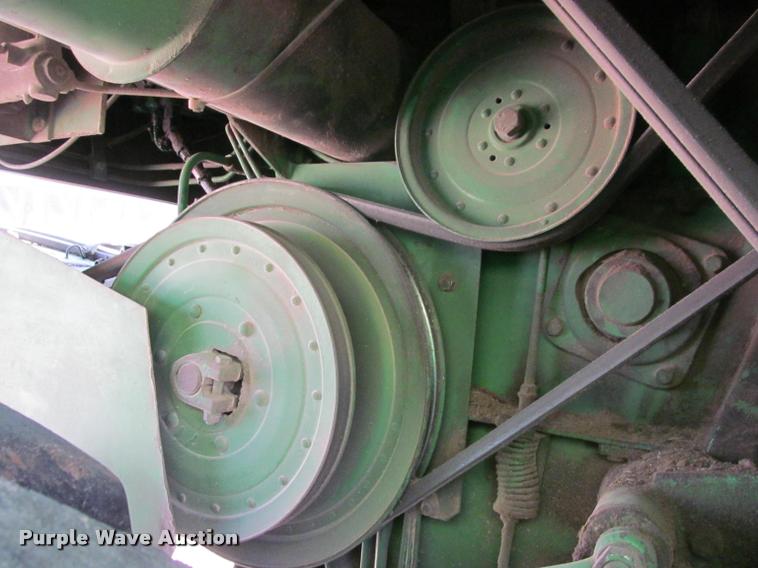 image for item K4962 John Deere 6600 combine