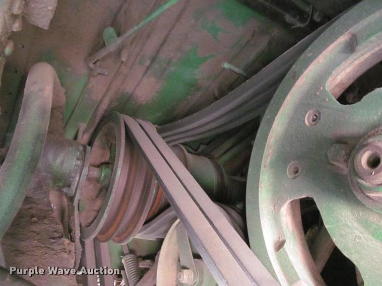 image for item K4962 John Deere 6600 combine