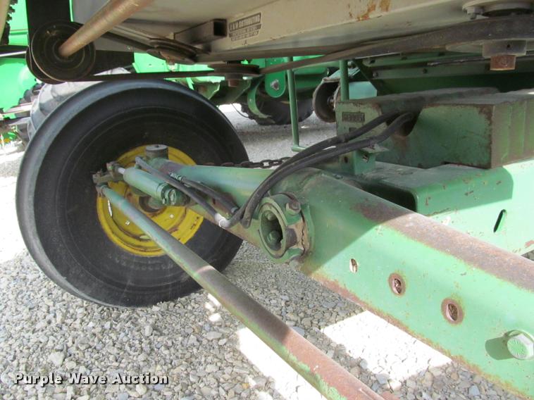 image for item K4962 John Deere 6600 combine