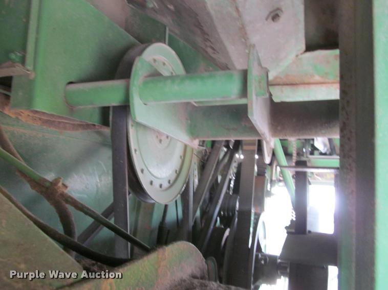 image for item K4962 John Deere 6600 combine