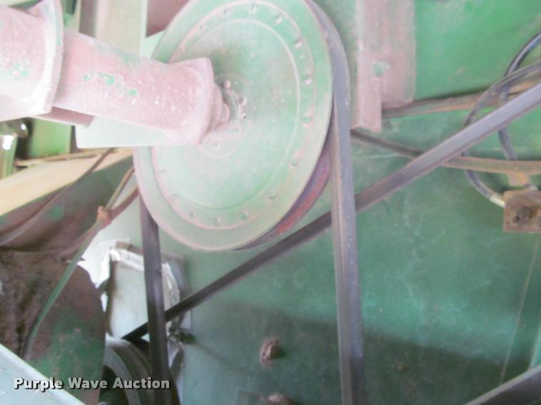 image for item K4962 John Deere 6600 combine