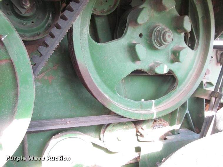 image for item K4962 John Deere 6600 combine