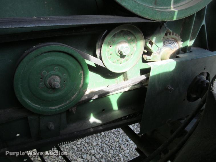 image for item K4962 John Deere 6600 combine