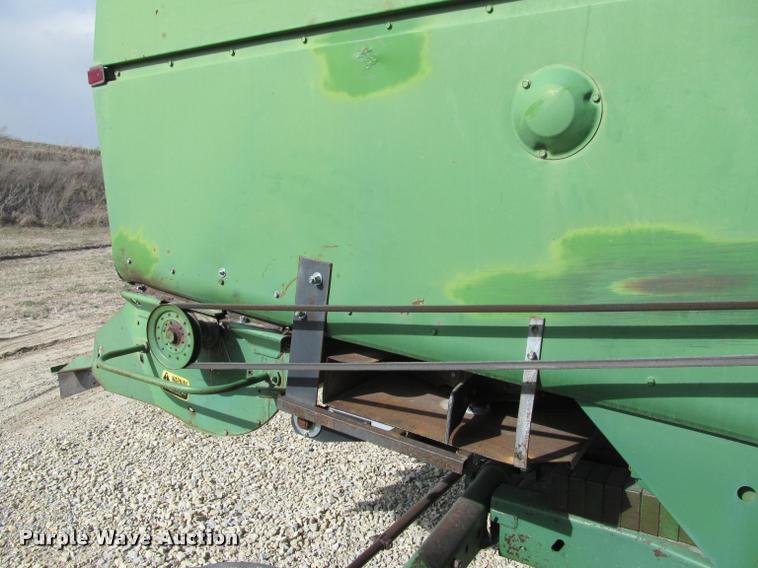 image for item K4962 John Deere 6600 combine