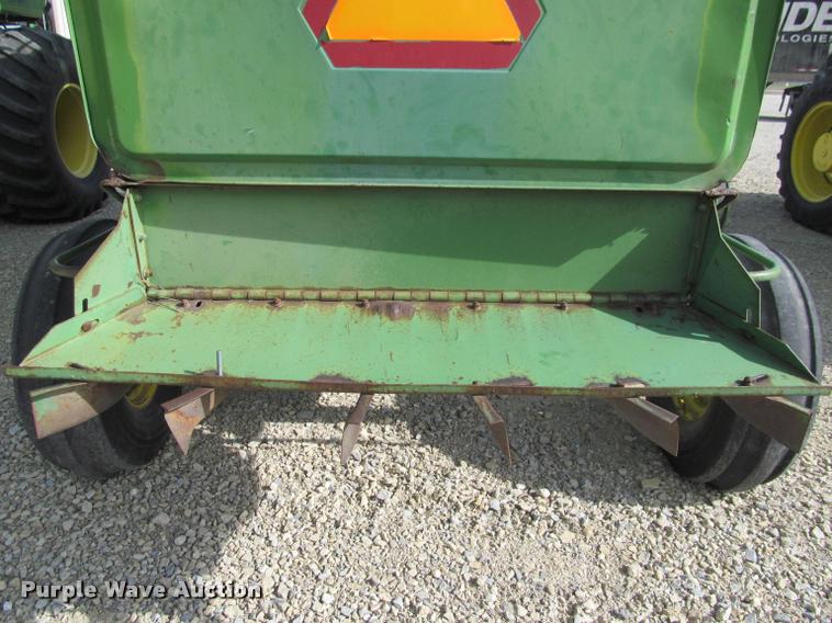 image for item K4962 John Deere 6600 combine