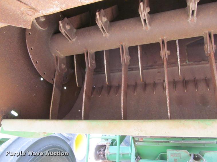 image for item K4962 John Deere 6600 combine