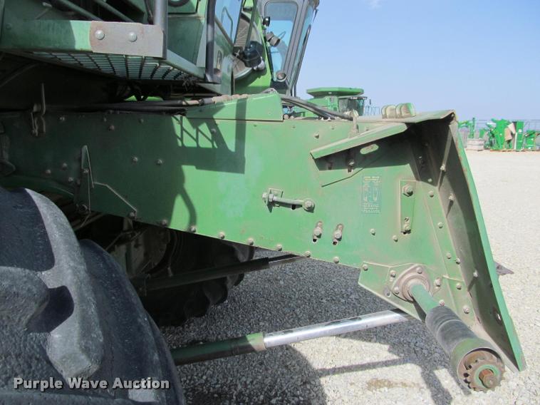 image for item K4962 John Deere 6600 combine