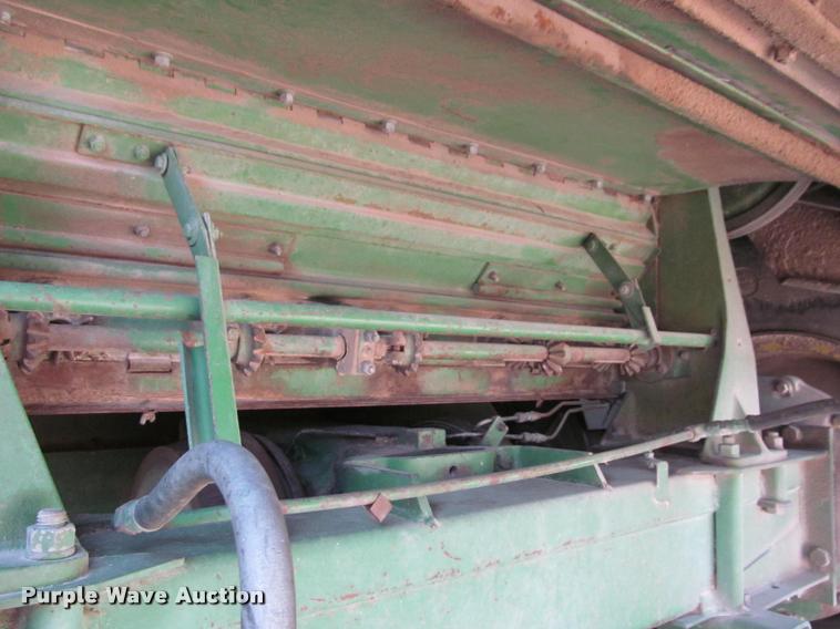image for item K4962 John Deere 6600 combine