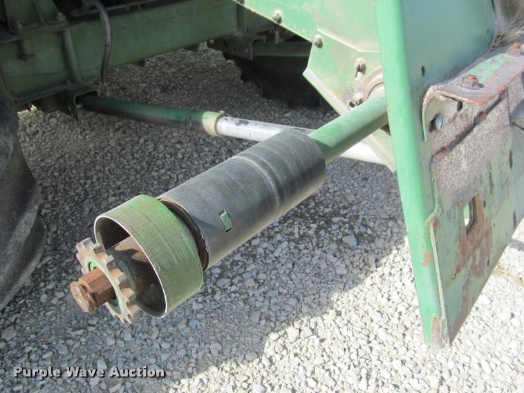 image for item K4962 John Deere 6600 combine