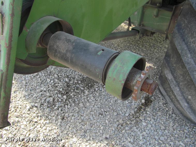image for item K4962 John Deere 6600 combine