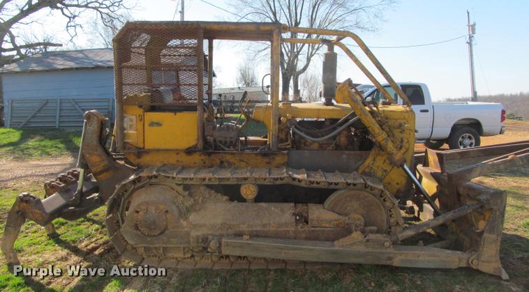 image for item K4979 1969 Caterpillar D4D dozer