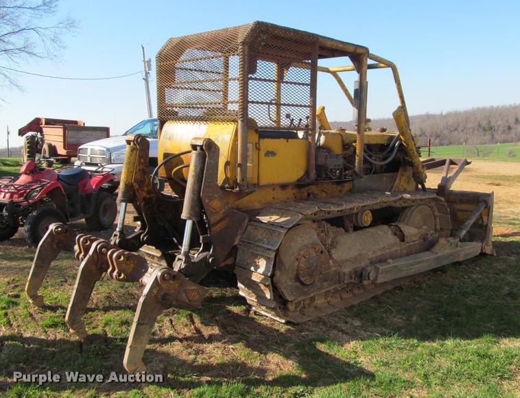 image for item K4979 1969 Caterpillar D4D dozer