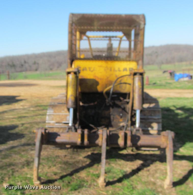 image for item K4979 1969 Caterpillar D4D dozer