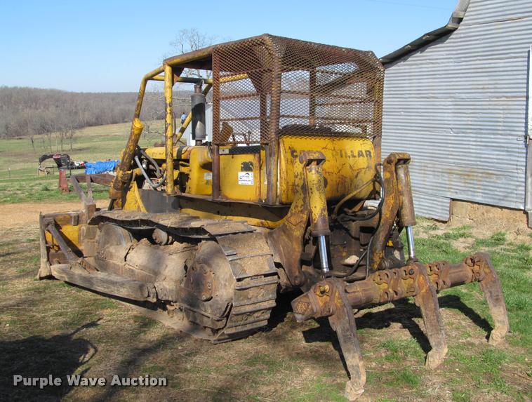 image for item K4979 1969 Caterpillar D4D dozer