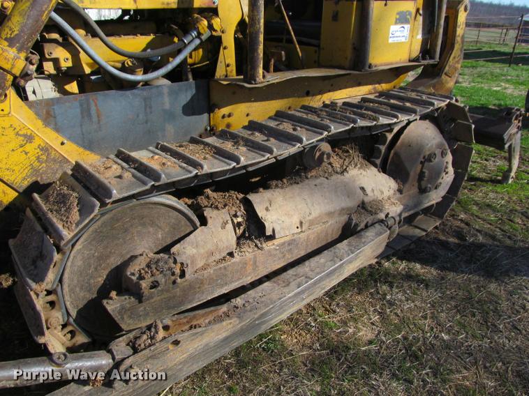 image for item K4979 1969 Caterpillar D4D dozer