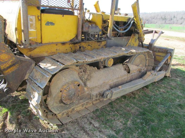 image for item K4979 1969 Caterpillar D4D dozer