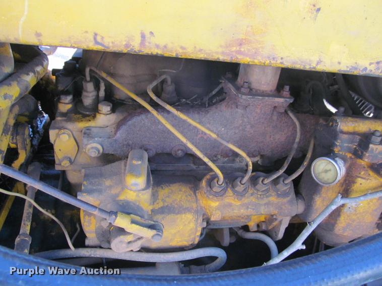 image for item K4979 1969 Caterpillar D4D dozer