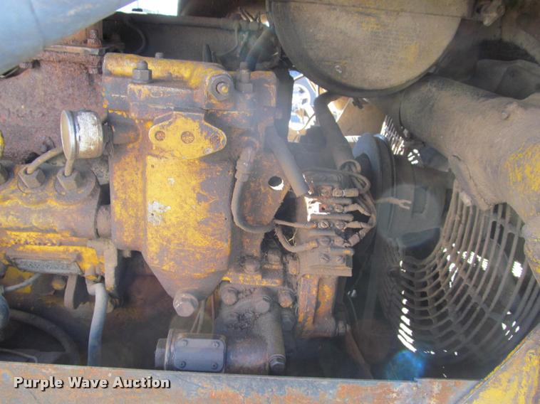 image for item K4979 1969 Caterpillar D4D dozer