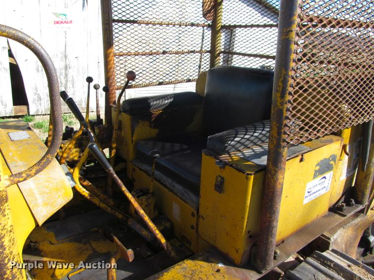 image for item K4979 1969 Caterpillar D4D dozer