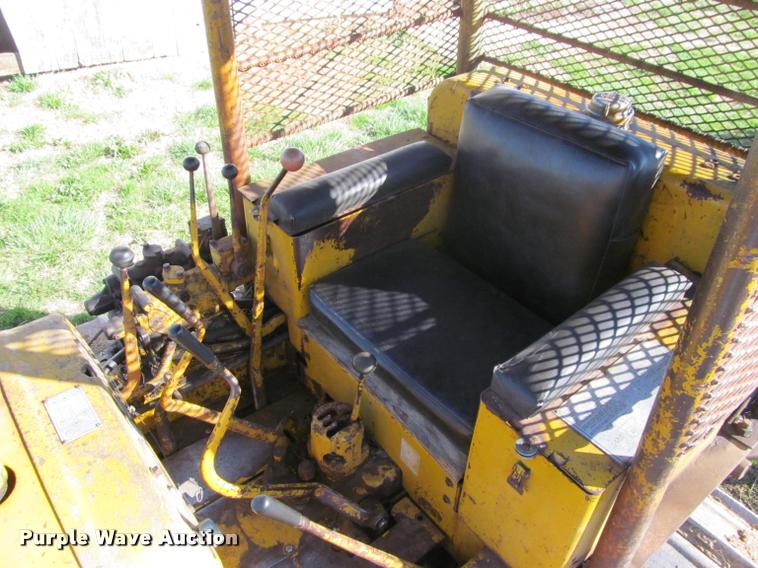 image for item K4979 1969 Caterpillar D4D dozer