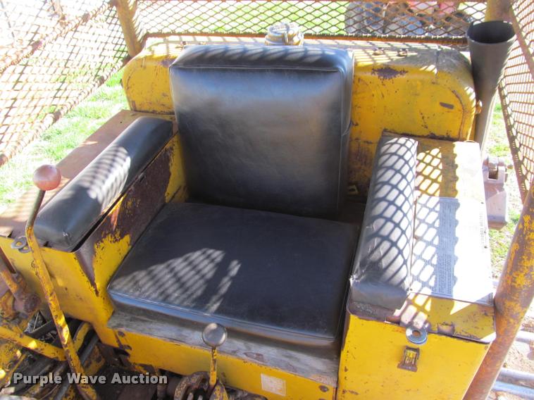 image for item K4979 1969 Caterpillar D4D dozer
