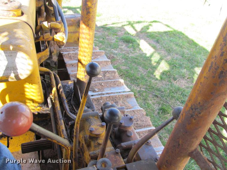 image for item K4979 1969 Caterpillar D4D dozer