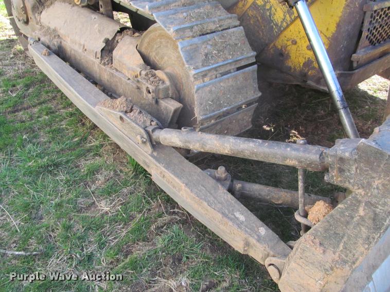 image for item K4979 1969 Caterpillar D4D dozer