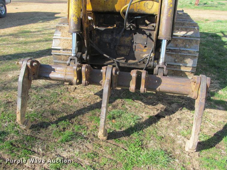 image for item K4979 1969 Caterpillar D4D dozer