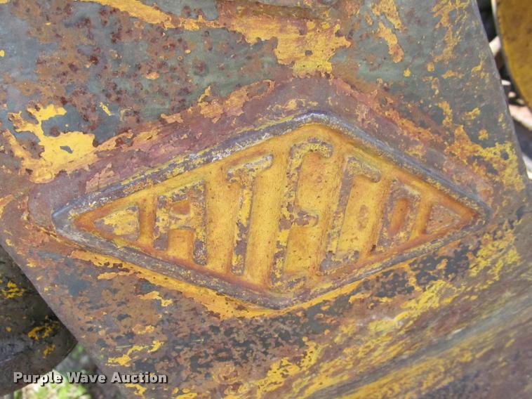 image for item K4979 1969 Caterpillar D4D dozer