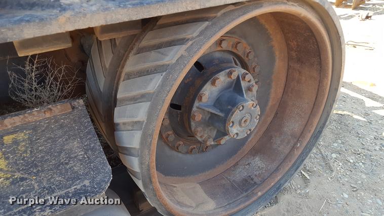 image for item L1595 1987 Caterpillar Challenger 65 tractor