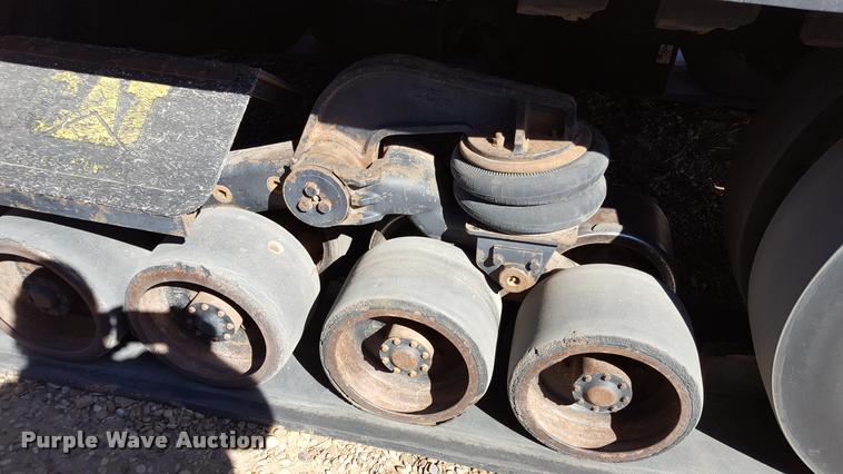 image for item L1595 1987 Caterpillar Challenger 65 tractor