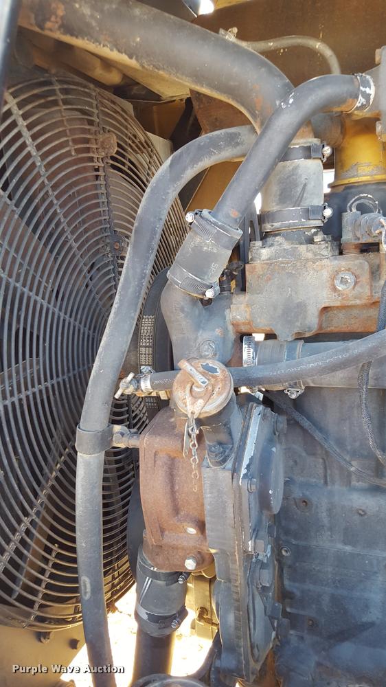 image for item L1595 1987 Caterpillar Challenger 65 tractor