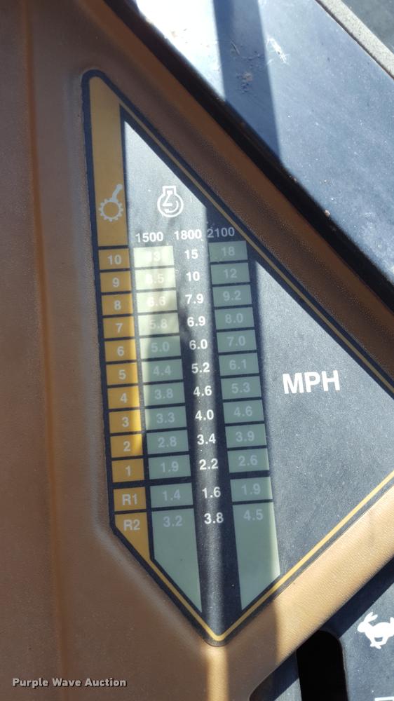 image for item L1595 1987 Caterpillar Challenger 65 tractor