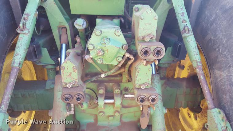 image for item L1596 1981 John Deere 4840 tractor