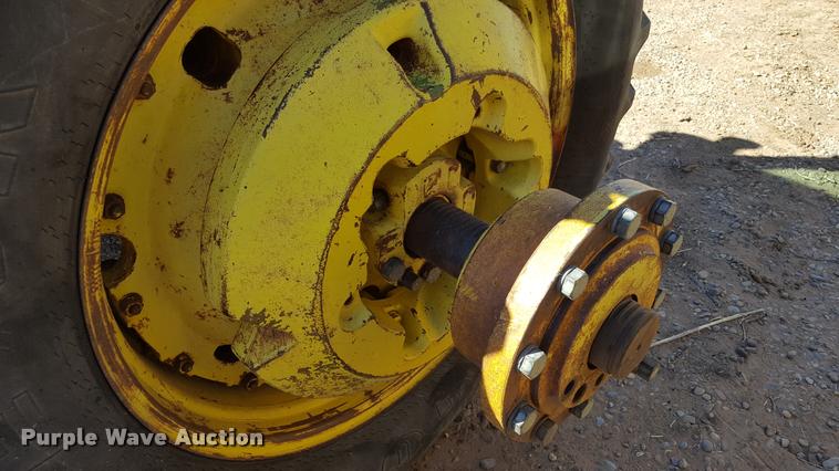 image for item L1596 1981 John Deere 4840 tractor