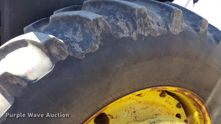 image for item L1596 1981 John Deere 4840 tractor