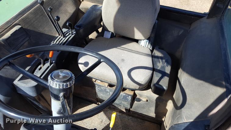 image for item L1596 1981 John Deere 4840 tractor