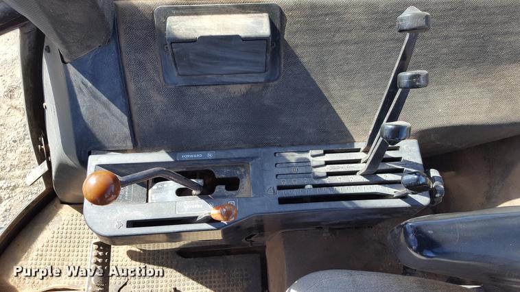 image for item L1596 1981 John Deere 4840 tractor