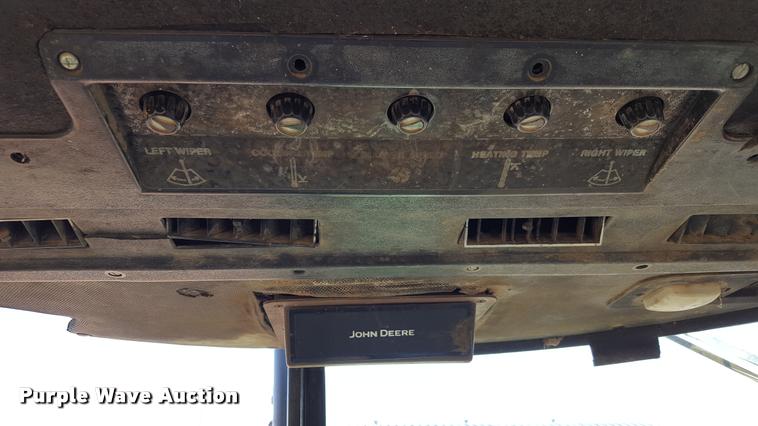 image for item L1596 1981 John Deere 4840 tractor