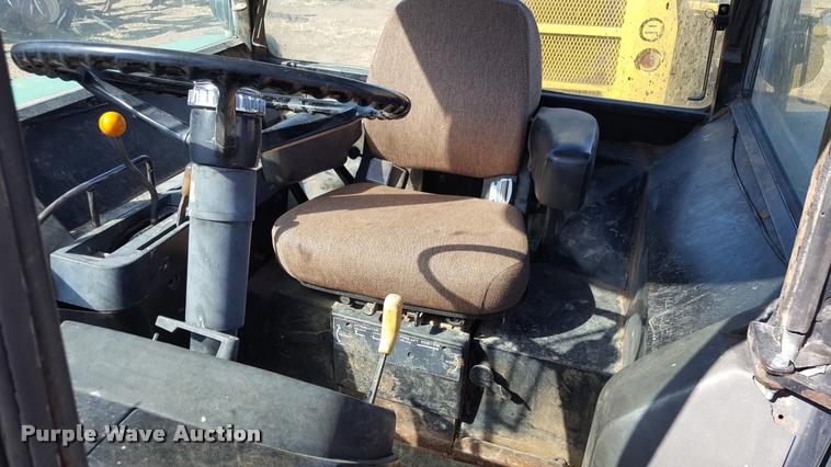 image for item L1597 1980 John Deere 4840 tractor