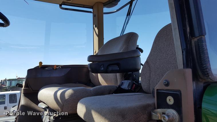 image for item L1598 2008 John Deere 9530 4WD tractor