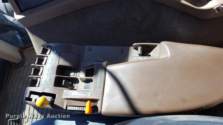 image for item L1598 2008 John Deere 9530 4WD tractor