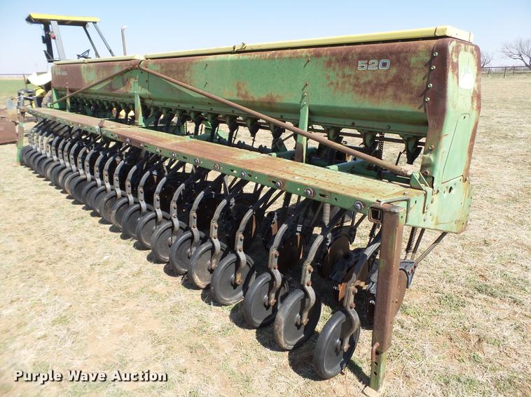 image for item L1603 John Deere 520 grain drill