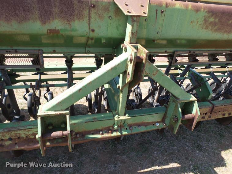 image for item L1603 John Deere 520 grain drill