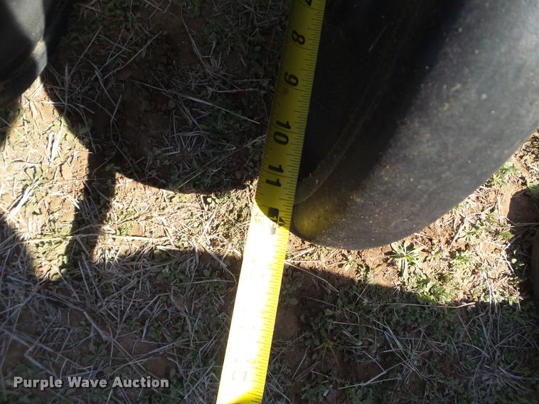 image for item L1603 John Deere 520 grain drill