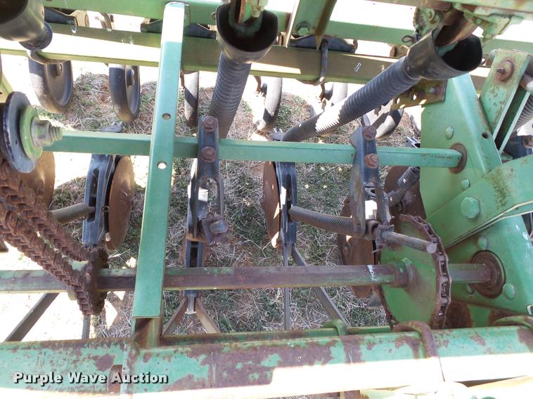 image for item L1603 John Deere 520 grain drill