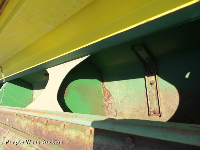 image for item L1603 John Deere 520 grain drill