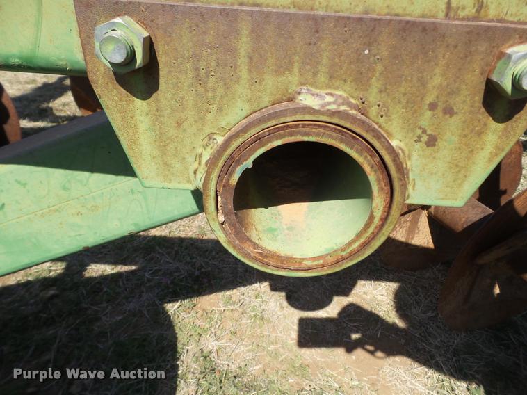 image for item L1607 John Deere 215 tandem disk