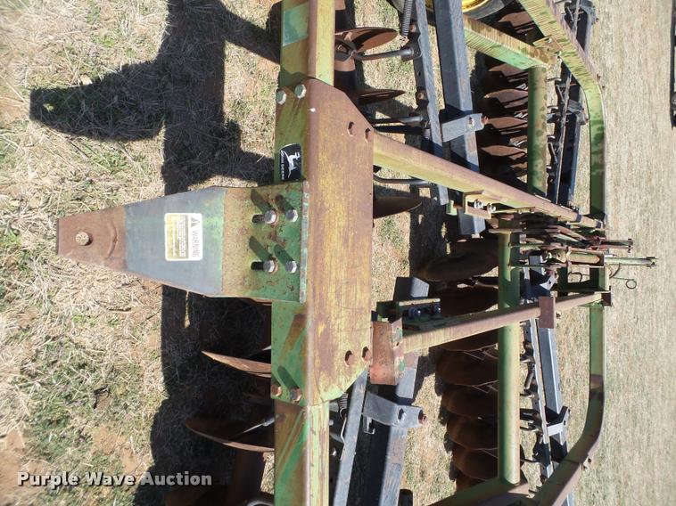 image for item L1607 John Deere 215 tandem disk